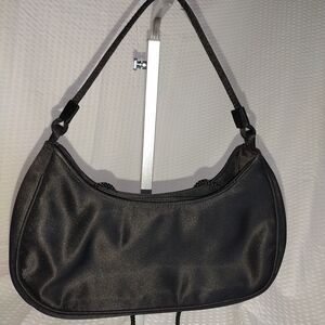 Elka Black Women's Shoulder Bag With Crossbody Strap